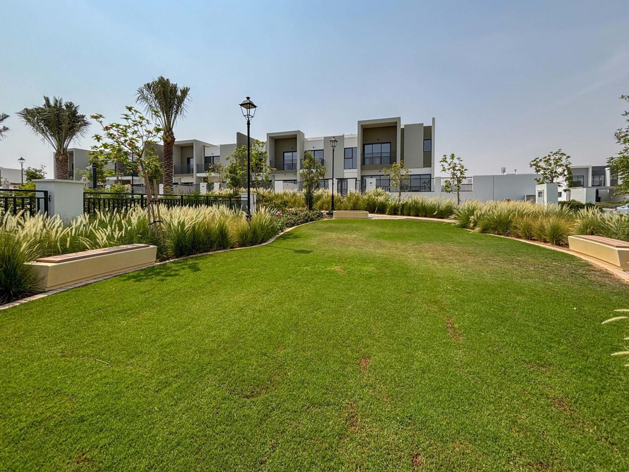 Frank Porter - La Rosa 6 Dubai Buitenkant foto